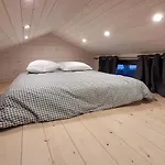 Tiny House *